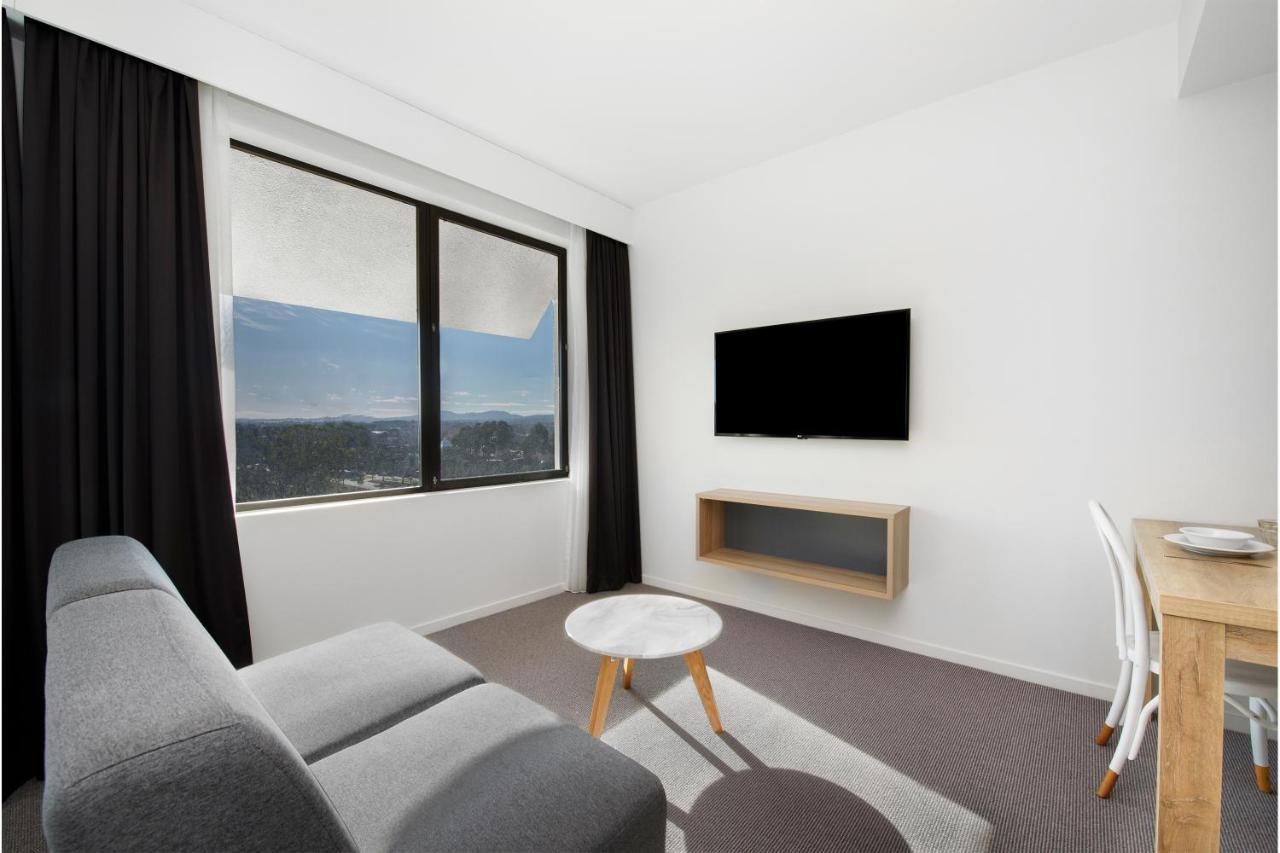 Mantra Macarthur Hotel Canberra Exterior photo