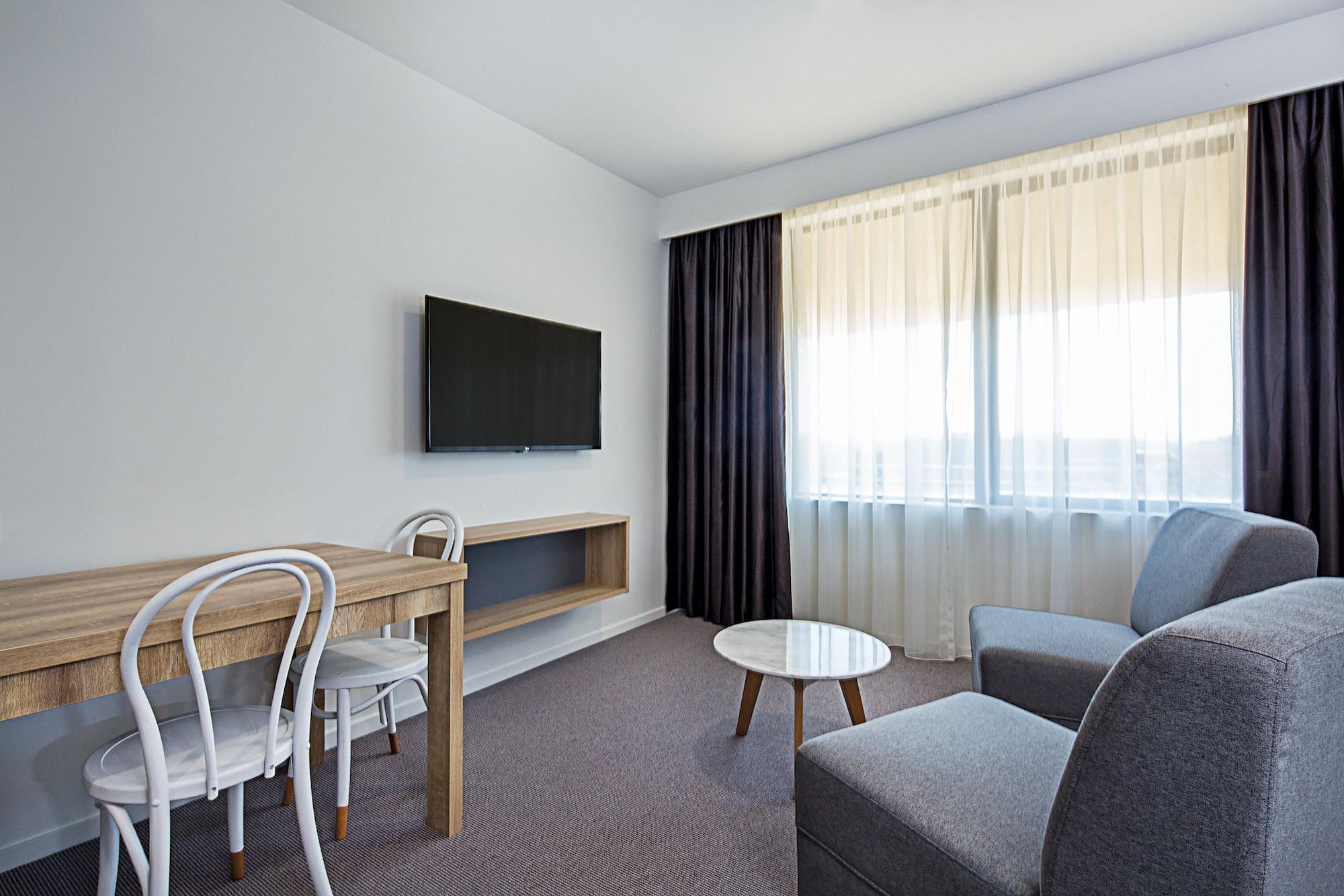 Mantra Macarthur Hotel Canberra Exterior photo