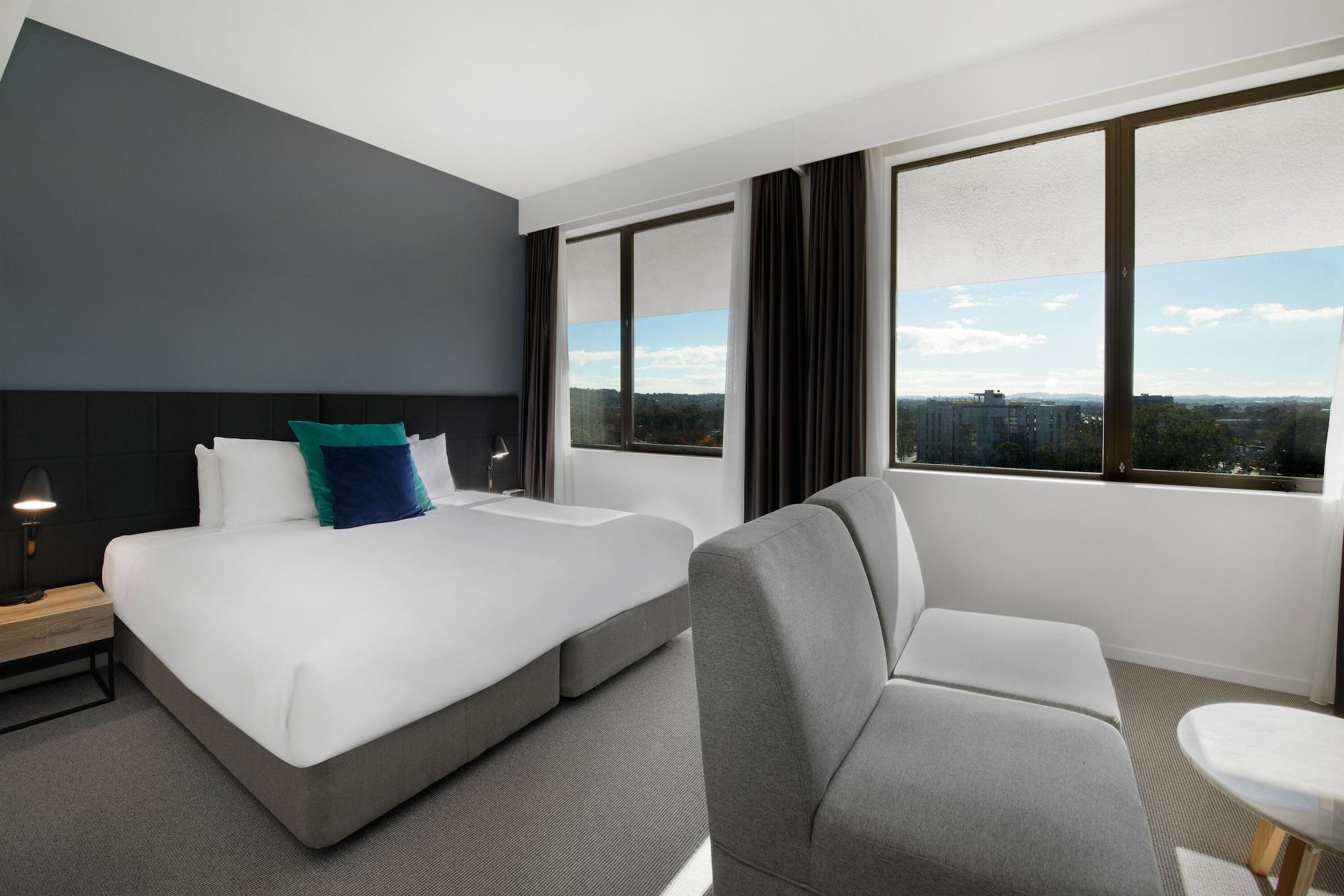 Mantra Macarthur Hotel Canberra Exterior photo