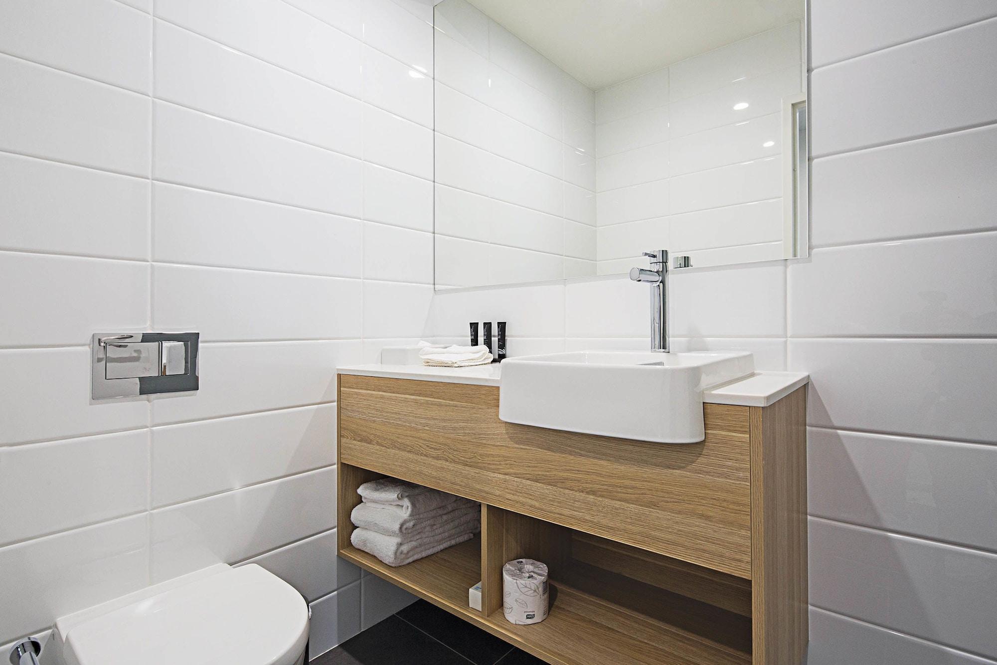 Mantra Macarthur Hotel Canberra Exterior photo